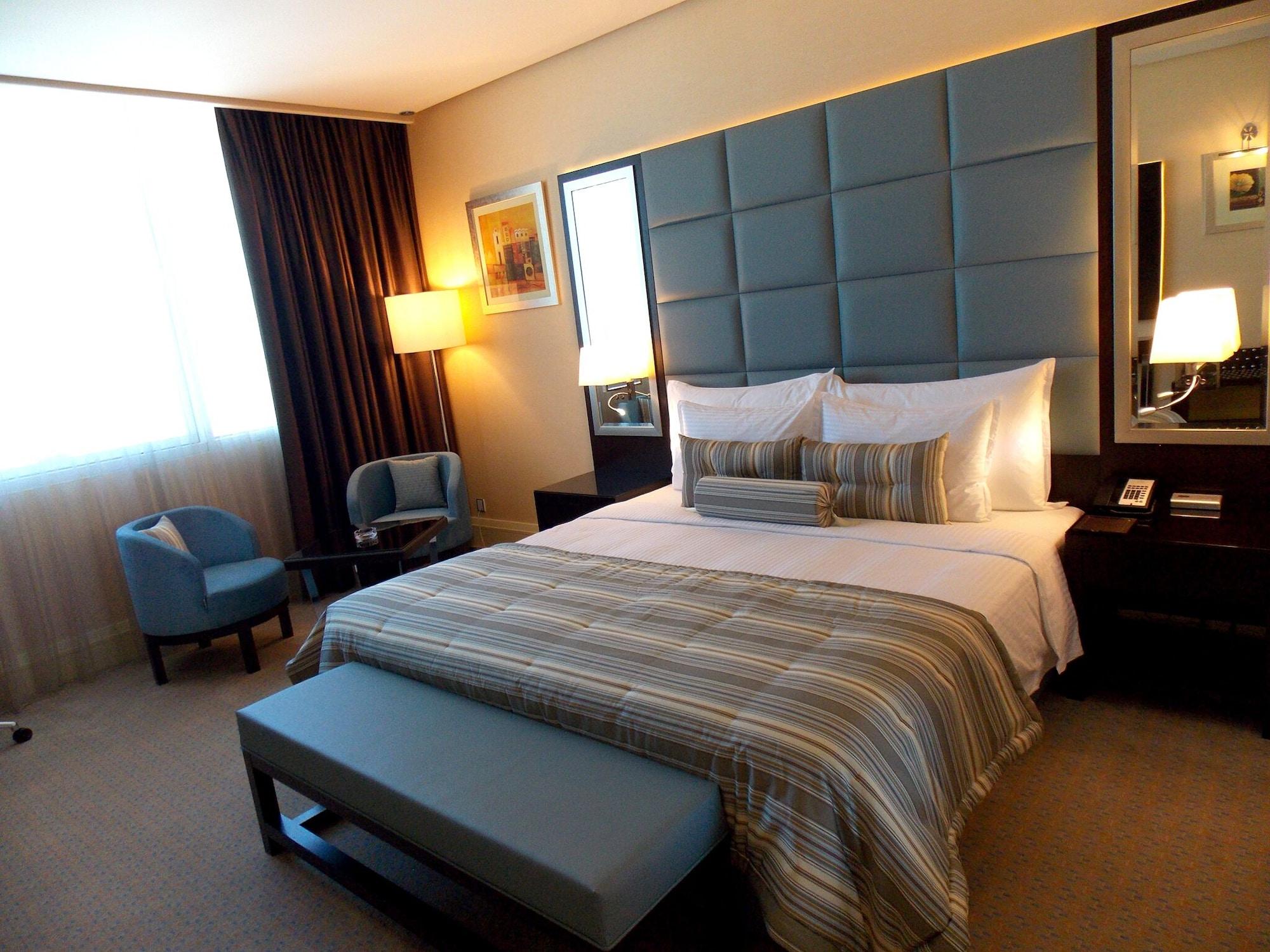 Millennium Hotel & Convention Centre Kuwait Kuwait City Exterior photo A room at the hotel