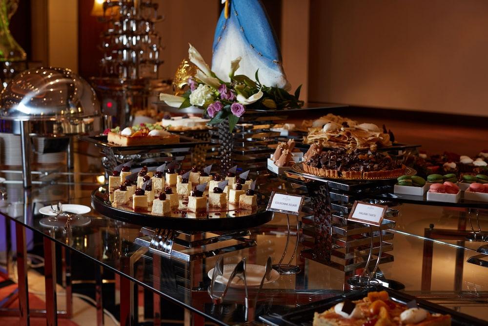 Millennium Hotel & Convention Centre Kuwait Kuwait City Exterior photo A dessert buffet