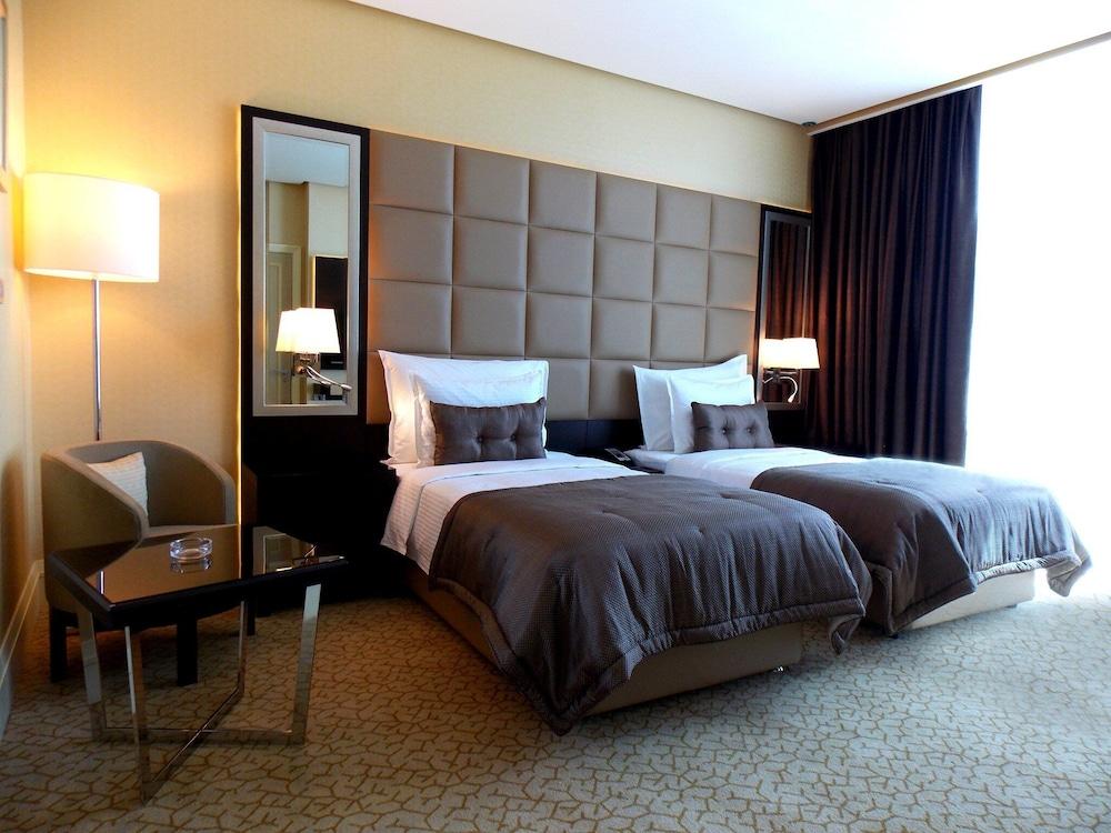 Millennium Hotel & Convention Centre Kuwait Kuwait City Exterior photo A room at the hotel