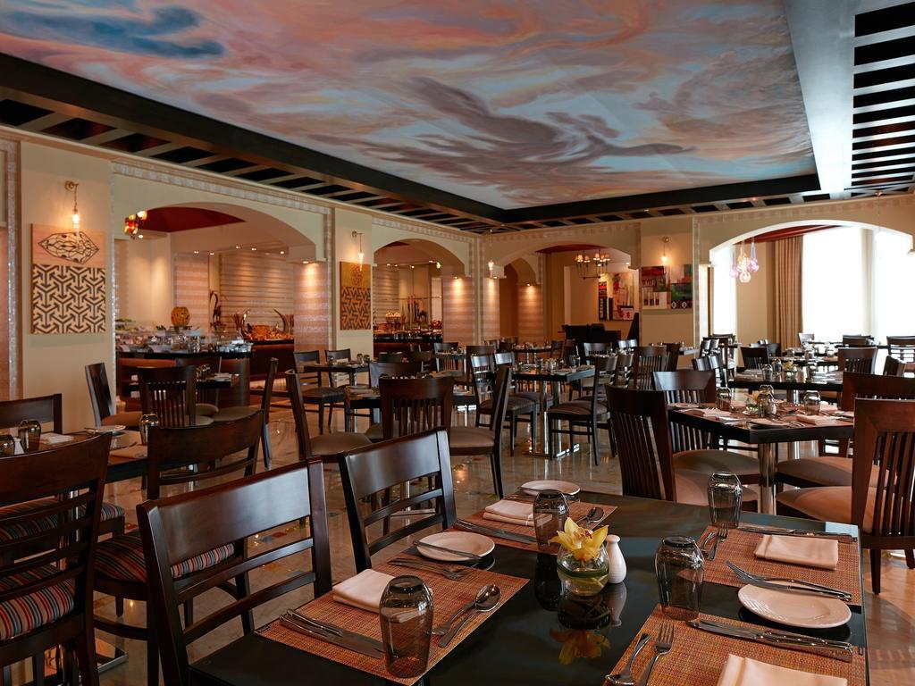 Millennium Hotel & Convention Centre Kuwait Kuwait City Exterior photo The interior of the restaurant