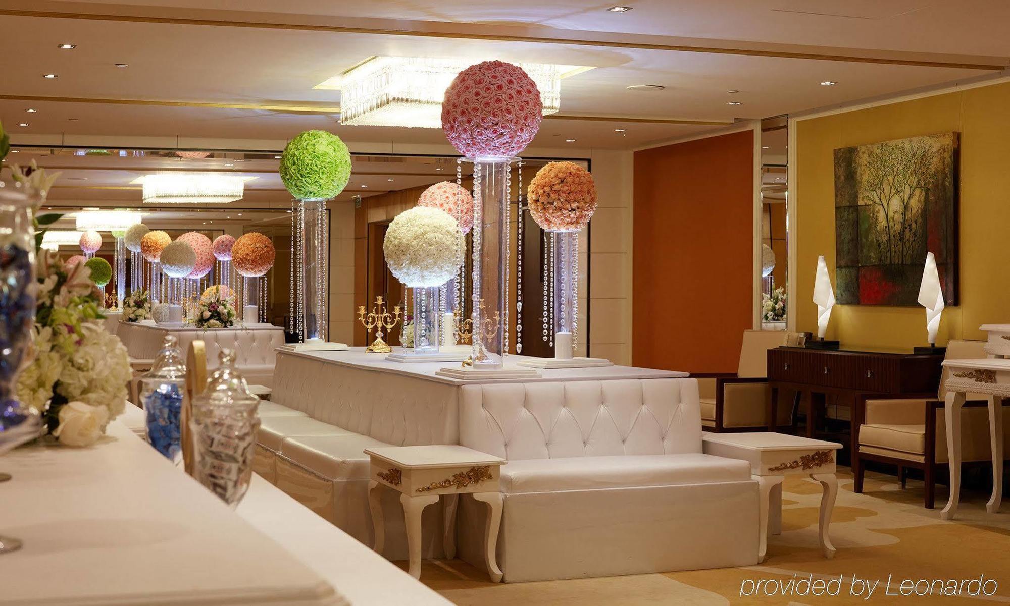 Millennium Hotel & Convention Centre Kuwait Kuwait City Exterior photo The lobby of the hotel