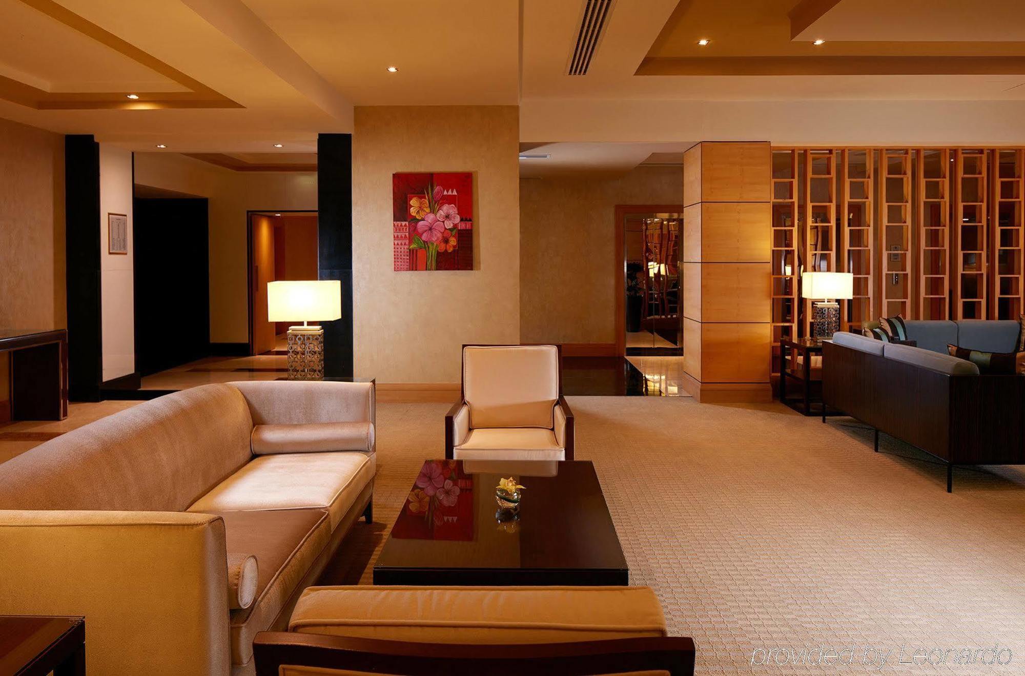 Millennium Hotel & Convention Centre Kuwait Kuwait City Exterior photo The interior of the lounge